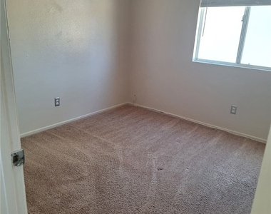 30427 Yosemite Drive - Photo Thumbnail 54