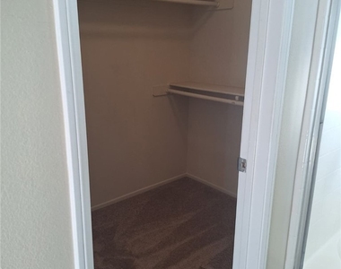 30427 Yosemite Drive - Photo Thumbnail 18