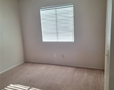 30427 Yosemite Drive - Photo Thumbnail 14