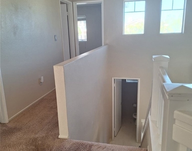 30427 Yosemite Drive - Photo Thumbnail 12