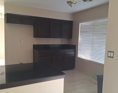 30427 Yosemite Drive - Photo Thumbnail 36