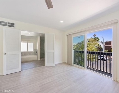 20220 Elkwood Street - Photo Thumbnail 15