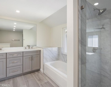 20220 Elkwood Street - Photo Thumbnail 14