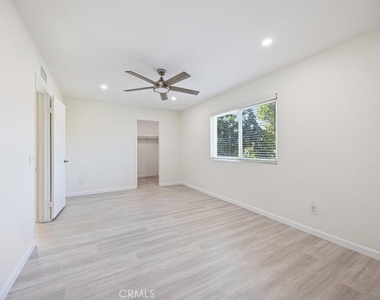 20220 Elkwood Street - Photo Thumbnail 10