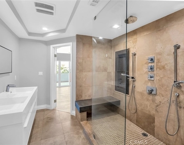 4642 Poe Avenue - Photo Thumbnail 23