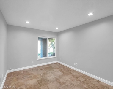 4642 Poe Avenue - Photo Thumbnail 27