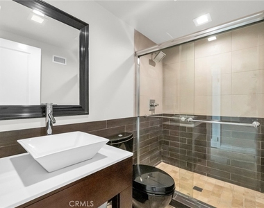 4642 Poe Avenue - Photo Thumbnail 35