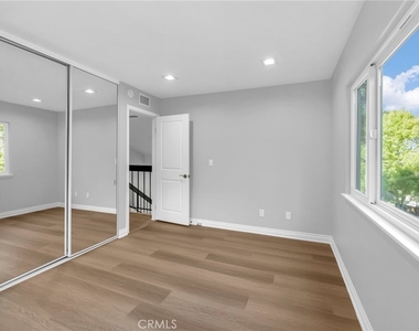 4642 Poe Avenue - Photo Thumbnail 29