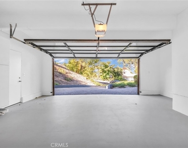 4642 Poe Avenue - Photo Thumbnail 16