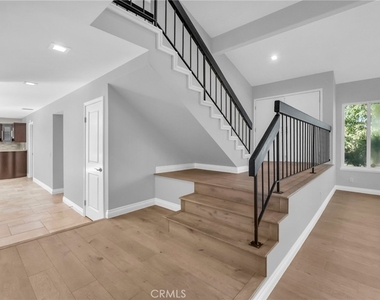 4642 Poe Avenue - Photo Thumbnail 7
