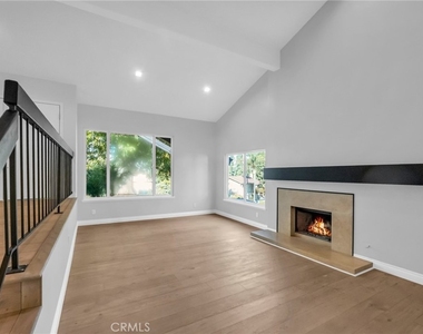 4642 Poe Avenue - Photo Thumbnail 5