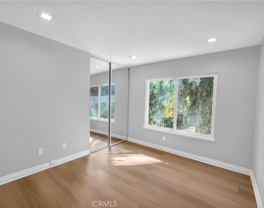 4642 Poe Avenue - Photo Thumbnail 30
