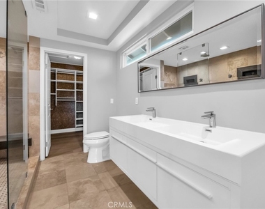 4642 Poe Avenue - Photo Thumbnail 22