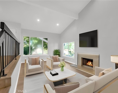 4642 Poe Avenue - Photo Thumbnail 4