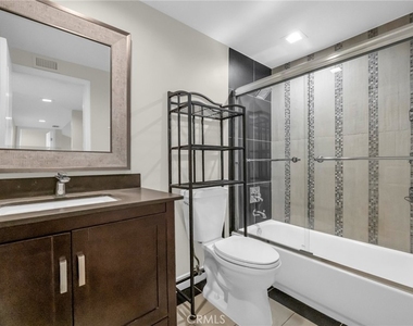 4642 Poe Avenue - Photo Thumbnail 34