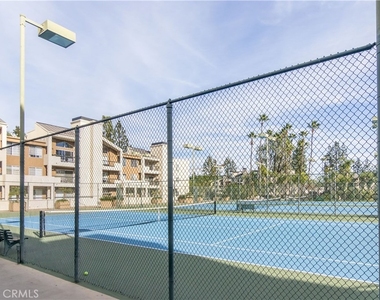 5500 Owensmouth Avenue - Photo Thumbnail 14