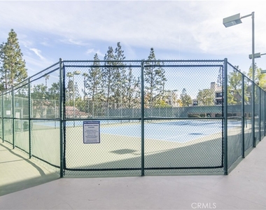 5500 Owensmouth Avenue - Photo Thumbnail 15