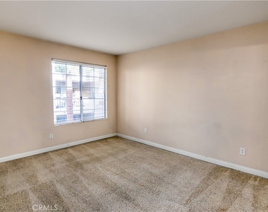 5500 Owensmouth Avenue - Photo Thumbnail 5