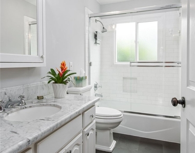 4323 Laurelgrove Avenue - Photo Thumbnail 44