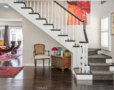 4323 Laurelgrove Avenue - Photo Thumbnail 15