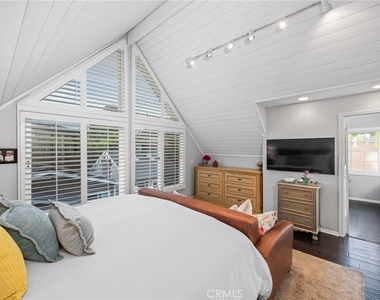 4323 Laurelgrove Avenue - Photo Thumbnail 36