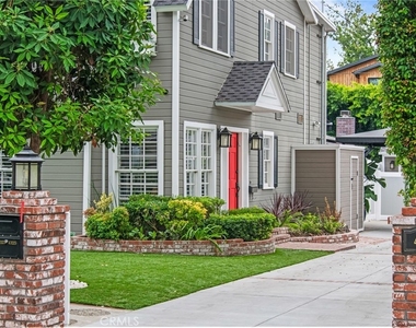 4323 Laurelgrove Avenue - Photo Thumbnail 3
