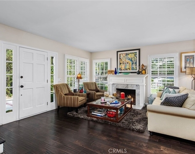 4323 Laurelgrove Avenue - Photo Thumbnail 12