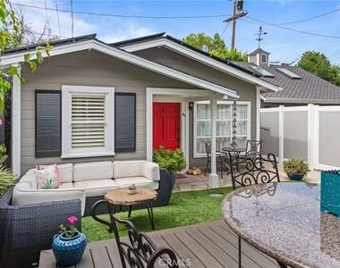 4323 Laurelgrove Avenue - Photo Thumbnail 46