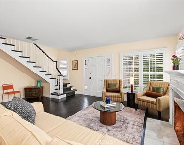 4323 Laurelgrove Avenue - Photo Thumbnail 12