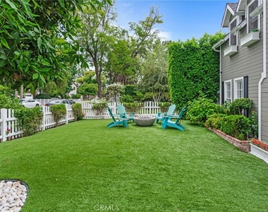 4323 Laurelgrove Avenue - Photo Thumbnail 5