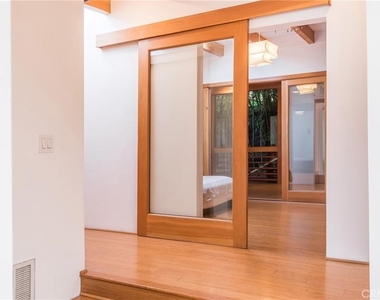 2828 Pacific View - Photo Thumbnail 14