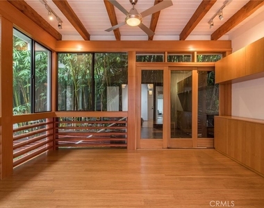 2828 Pacific View - Photo Thumbnail 18