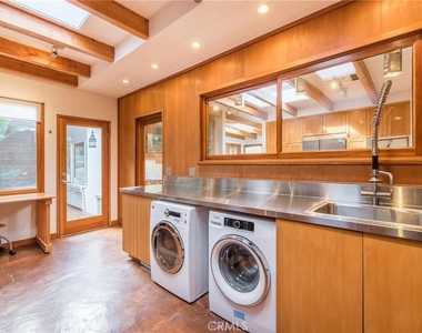 2828 Pacific View - Photo Thumbnail 24