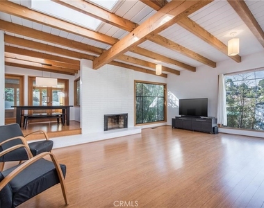 2828 Pacific View - Photo Thumbnail 3