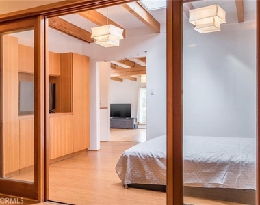 2828 Pacific View - Photo Thumbnail 16