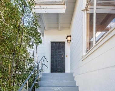 2828 Pacific View - Photo Thumbnail 2
