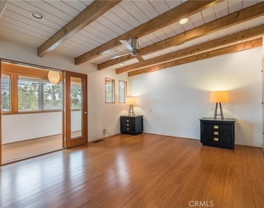 2828 Pacific View - Photo Thumbnail 19