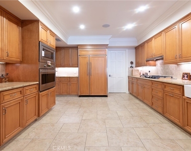 4774 Park Encino - Photo Thumbnail 11