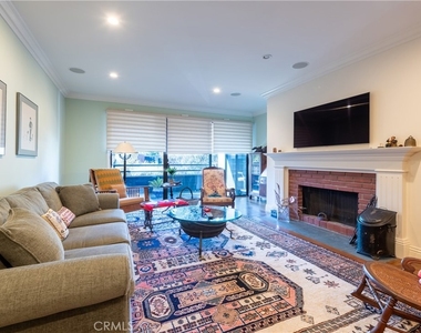 4774 Park Encino - Photo Thumbnail 5