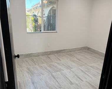2445 E Phyllis - Photo Thumbnail 7