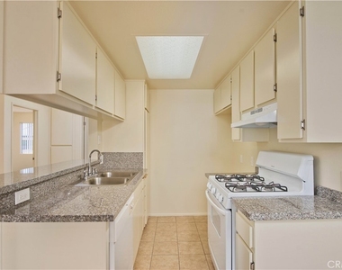 21909 Claretta Avenue - Photo Thumbnail 7