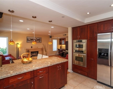 7019 Woodstone Place - Photo Thumbnail 8