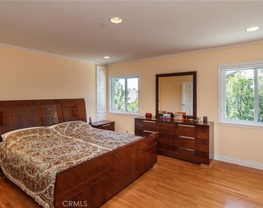 7019 Woodstone Place - Photo Thumbnail 10