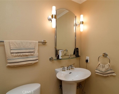 7019 Woodstone Place - Photo Thumbnail 15