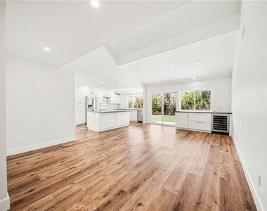 28817 Barragan - Photo Thumbnail 23