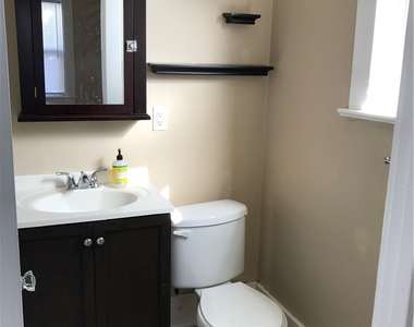 206 S Guadalupe - Photo Thumbnail 5