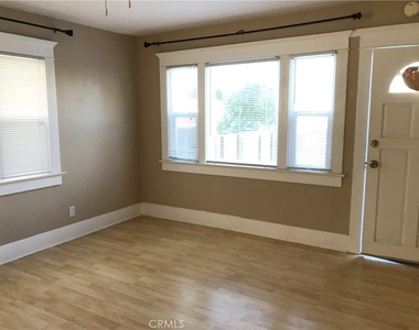206 S Guadalupe - Photo Thumbnail 2
