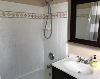 206 S Guadalupe - Photo Thumbnail 6