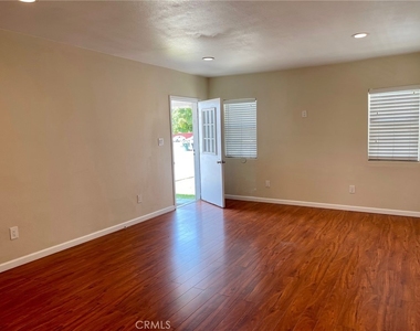 15142 Georgia Avenue - Photo Thumbnail 8