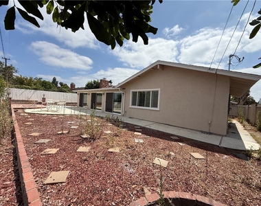 5621 Kenwood - Photo Thumbnail 19